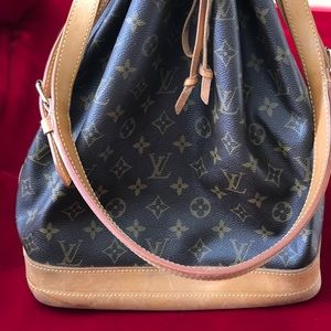 Louis Vuitton Vintage Noe Monogram shoulder bag.